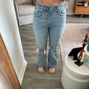 Abercrombie & Fitch the 90’s relaxed Jean high rise